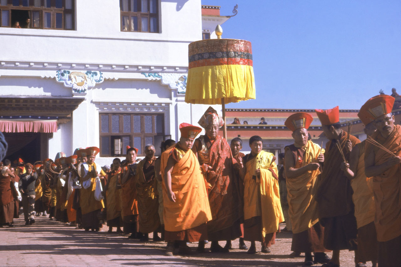 Монах история 6. Tergar osel Ling Monastery.